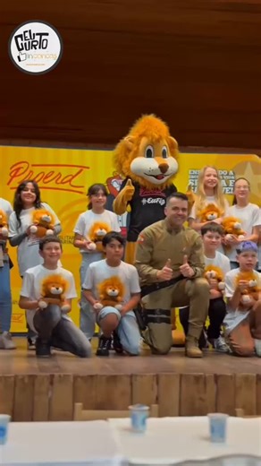 *PROERD: Polícia Militar certifica 379 alunos do 5º ano em Concórdia* Na noite desta quinta-feira (21), o CTG Fronteira da Querência foi palco de mais uma grande solenidade do Programa Educacional de Resistência às Drogas e à Violência (PROERD). A Polícia Militar certificou 379 alunos do 5º ano, oriundos de 11 escolas municipais, uma estadual e uma privada de Concórdia. O evento contou com a presença de autoridades, apoiadores do programa, além de pais e familiares, que acompanharam de perto o c