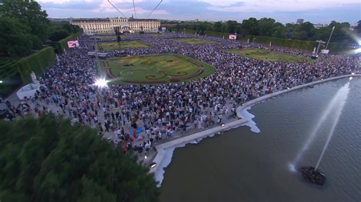 ✨ Come and join us at the wonderful Schloss Schönbrunn for a night of fantastic music with free admission on June 13, 2025, at 8:45 PM. This year, Tugan Sokhiev leads the orchestra in a program of well-known melodies from opera and operetta, featuring tenor Piotr Beczała and the Wiener Sängerknaben / The Vienna Boys Choir—a musical journey across Europe’s landscapes and cultures. Find out more here: www.wienerphilharmoniker.at/en/summernightconcert | Vienna Philharmonic / Wiener Philharmoniker