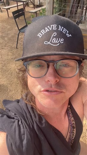 Come Out & Run (or walk) with us on Sunday, 12/21 from 9am-12pm. RSVP Link Black Friday discount for VIP (shirt, drink ticket, exclusive massage rates, & priority access to petting zoo from @tinytailstoyou) in stories 🖤 📸: @jess.t.johnston 📍: @radioeastaustin | Brave New Love