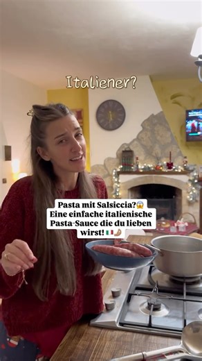 Margherita Villella - zurück in die Heimat 🇮🇹 on Instagram: "🍝 Rustikale Pasta mit Salsiccia 👇🏽🇮🇹 Zutaten (für 2–3 Personen) • 2–3 Salsiccia-Würste (in der Haut) • 1 große Zwiebel, fein geschnitten • 2–3 EL Olivenöl • ca. 100 ml Rotwein • Salz & frisch gemahlener schwarzer Pfeffer • 250 g Pasta (z. B. rigatoni, mezze maniche oder penne) ⸻ Zubereitung 1. Salsiccia anbraten • Olivenöl in einer Pfanne erhitzen. • Salsiccia-Würste darin bei mittlerer Hitze rundum anbraten, bis sie schön gebrä