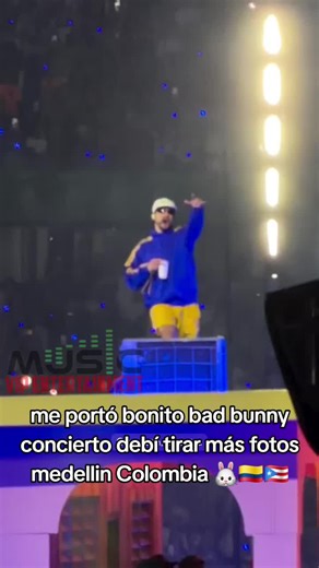 me portó bonito bad bunny concierto debí tirar más fotos medellin Colombia 🐰🇨🇴🇵🇷 #meportobonito #badbunny #chenchocorleone #debitirarmasfotos #puertorico