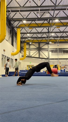 Revisiting my backward roll combos 😝 #Combo #Roll #Gymnastics #Challenge