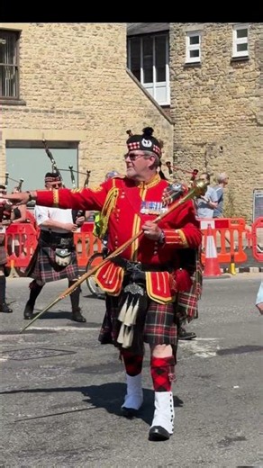 🏴󠁧󠁢󠁳󠁣󠁴󠁿 Oxford Caledonian Pipes & Drums | Witney Carnival 2026 🇬🇧