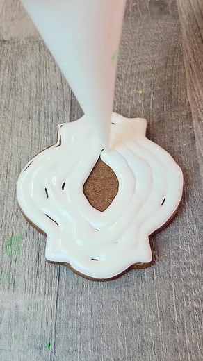 Decorating a Gingerbread Man Cookie Step-by-Step