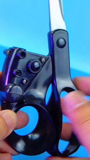 6.2K views · 36 reactions | Laser Guided Scissors for Crafts and wrapping #craftscutting #scissor #diyprojects #sewing #sewingpr | Mark Simmons | Facebook