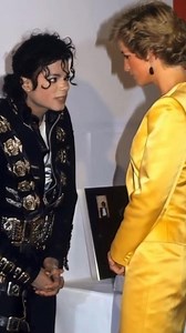 Look Closely 😱 The photographer recognized he had captured something strange after taking this picture. He didn’t know how unique the photograph was until he checked it…check the first comment 👇👇 | Positive Life