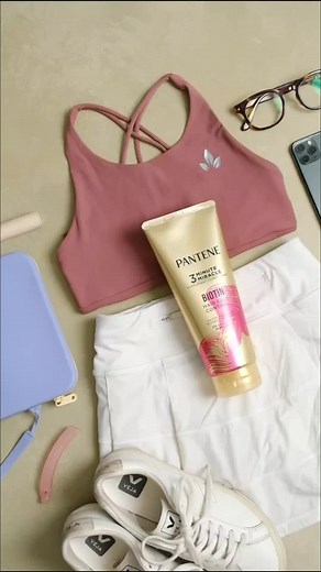 Gym essentials? Check! ✔️ Outfit? Check! ✔️ Hair? Hmmm... 🤔 Don't let your crowning glory get in the way of your workout! Keep your hair shiny and strong with less frizz even during a great sweat sesh with Pantene Supplement Conditioner 💁🏻‍♀️ It uses the power of Biotin to provide your hair with much-needed reinforcements in the fight against weak hair and hair fall due to breakage. It repairs previously inflicted damage to your hair, but it also gives you long-lasting strength that protects 
