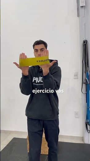 Fortalece tu cintura escapular con este ejercicio simple.
