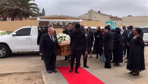 The casket of Walvis Bay businessman and philanthropist John Savva arrived at the NG Kerk in Walvis Bay ahead of his burial. His widow, Roulla Savva, daughters and extended family were joined by President Netumbo Nandi-Ndaitwah, former President Nangolo Mbumba, and Swapo Party secretary general Sophia Shaningwa. Among the pallbearers were former fisheries minister Derek Klazen, former Erongo governor Neville Andre, and local businessmen Jose Luis Bastos and Johny Johnson Doëseb. Reporter: Renthi