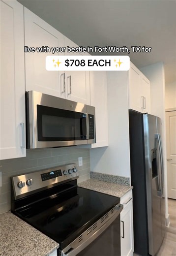 This split-level 1,172sqft 2bed/2bath in Lake Worth is only $1,415 (that’s only $708 per roomie!!!) AND it’s right next to the trails for your morning walk! 🚶 — Want to have your own space? They also have a 1bed/1 bath for $1,184! 📲 DM us to get more info on either of these units from an agent! *All pricing shown includes specials & mandatory fees #fortworthapartments #twobedroomapartments #fortworthtexas
