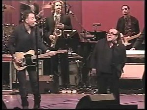 Bruce Springsteen and Danny DeVito perform "Glory Days" at the 2010 New Jersey Hall of Fame.