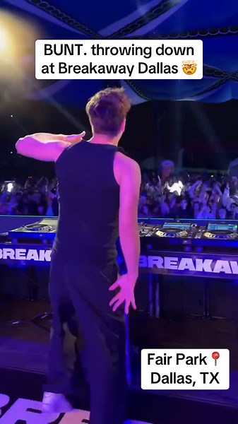 BUNT Live Performance at Breakaway Dallas
