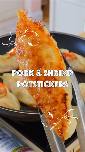 Pork & Shrimp Potstickers! 📝 Full Video Printable Recipe: https://cicili.tv/pork-and-shrimp-potstickers/ Serves: 12 potstickers Prep time: 25 minutes Cook time: 10 minutes For the filling: 12 large shrimp, peeled and deveined 1 pound ground pork (or replace with ground chicken or beef) 3/4 cup water 2 tablespoons soy sauce 1 tablespoon oyster sauce 2 tablespoons sesame oil 1/10 teaspoon white pepper 1/2 teaspoon ginger 2 tablespoons scallions, minced For the potstickers: 12 dumpling wrappers 1