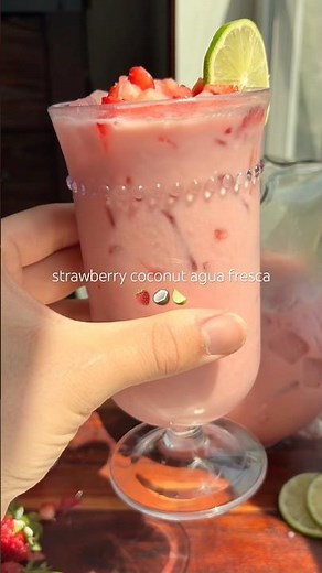 Creamy strawberry and coconut agua fresca recipe 🍓🥥🍋‍🟩 Recipe in description! 🥰