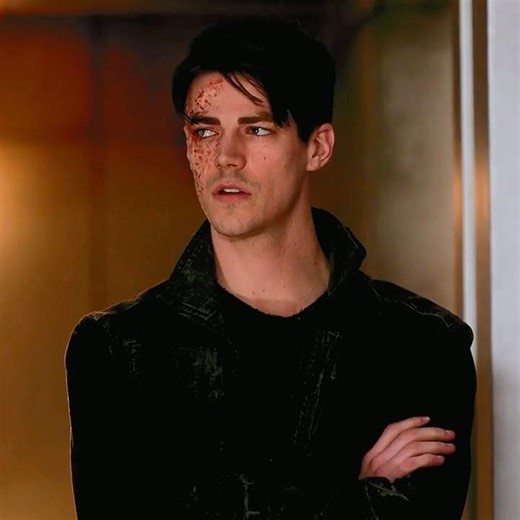 Team Flash isn't happy to see Savitar #theflash #barryallen #shorts
