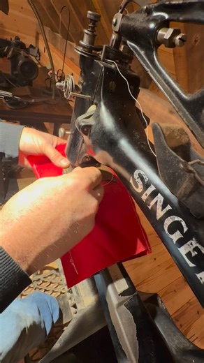 jimmydiresta on Instagram: "Very first time on the vintage singer #29k 70 just tuned it up and oiled it. Was in storage since I acquired it in 2016 from the bomb factory in Jefferson Indiana!! This machine was used to make primer bags for explosives for World War II, Korea, and Vietnam !! Amazing how old machines just work and work 💪🏼 #diresta #chetbaker"