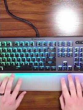 Unboxing a ‪@turtlebeachpc‬ Vulcan II Max Keyboard!