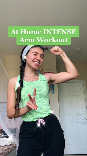 The burn is no joke #ShowUsYourDrawers #fyp #MaiselChallenge #littlelatinaaa #arms #armsworkout #tonedarms #slimarms #beginners #athomeworkout #abs