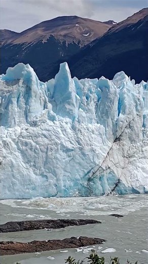 Massive Ice Chunk Calves Off Perito Moreno Glacier