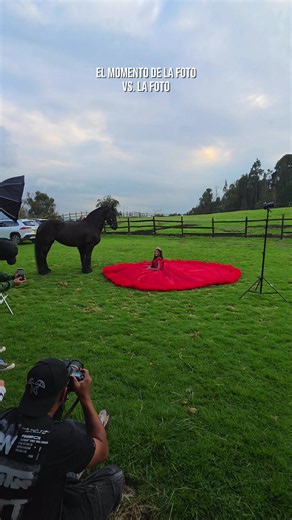 Una foto espectacular con nuestra yegua Duquesa. un momento congelado para toda la vida. #vestidode15años #quinceañera #xvaños #fotosconcaballo