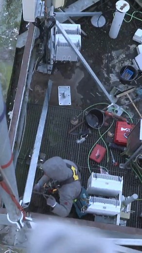 14K views · 61 reactions | Imens solen var så småt på vej ned, fik vi lov til at komme med op på toppen af DLG's silo i Aakirkeby. Sikke en udsigt朗 | TV 2/Bornholm | Facebook