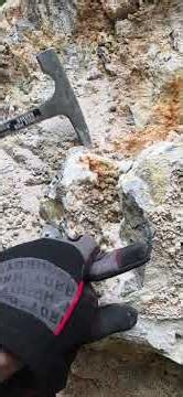2026 Rockhounding: Santaquin Canyon Quartz on a Limestone Matrix. Look for the Giant Boulders