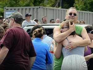 Student, gunman dead in Oregon school shooting