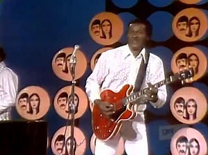#OTD in 1973, Chuck Berry performed his smash hit “Johnny B. Goode” on The Sonny & Cher Comedy Hour 🎸✨ #ChuckBerry #SonnyBono #Cher #JohnnyBGoode Listen here: https://ChuckBerry.lnk.to/BerryIsOnTop | Chuck Berry