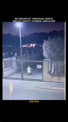 HAR KUNI YANGI VEDIOLAR on Instagram: "Ushbu postda 2025-yil 2-dekabrda yozilgan 15 soniyali CCTV videosi joylashtirilgan boʻlib, unda oq kiyimli ayolning kechasi qabriston darvozasiga kirib, keyin toʻsatdan gʻoyib boʻlgani tasvirlangan, 369 000 dan ortiq koʻrish va 64 ta javob toʻplagan. Videolavhalarni tahlil qilish foydalanuvchilarning javoblarida qayd etilganidek, qisqartirilgan vaqt belgilari (masalan, “23:47:1”), atrof-muhit buzilishisiz silliq yo’qolish va nomuvofiq soyalar kabi ishlab ch