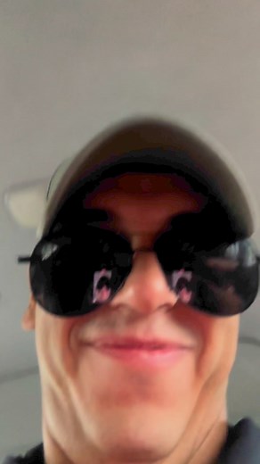 Sacando los trapitos al sol 😅😬😅#random #celular #obra #mexicanos #randomhumor #band #banda #mexicanos #roadtrip #trip #camino #street #streetstyle #calle #fit #fitness #rockstar #confesiones #confesion #crew #team | Pistolas de Oro