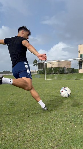Drop-shot tips to find the bangers 🚀⚽️ #soccer #futebol #calcio #football #shooting #shots #goal | DavideViola37
