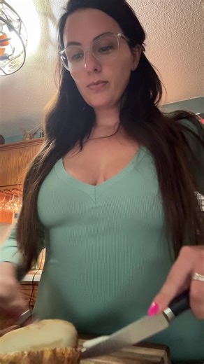 barefootmamamn on IG (@barefootmamamn1)’s videos with original sound - Becca The Homemaker 🧺🪿🌸