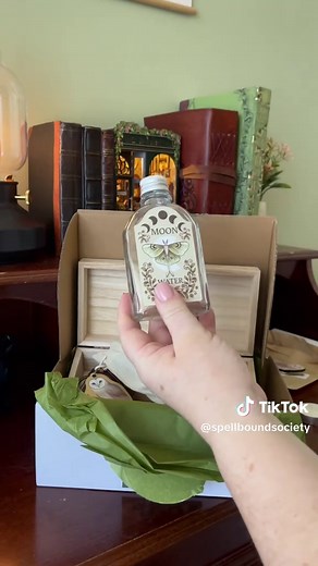 Unboxing of my February Spellbound Society mystery box, there are still a few available on my website. This was such a fun box to illustrate and design 🦔 All subscribers of the quarterly box subscription get a discount for purchasing past boxes ($25 off AUD) email me for the discount code ✨✨✨ Blessing Rachel, Spellboundsociety.co #witchcraft #greenwitch #cottagecore #spellboundsociety