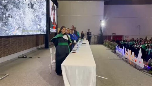 Elvis Passos /Reportagem on Instagram: "AlfaUnipac realiza formatura dos cursos técnicos do Trilhas do Futuro Por Ângela Almeida Na noite desta segunda-feira (05/01), a AlfaUnipac realizou a formatura dos cursos técnicos do programa Trilhas do Futuro. Concluíram a formação os alunos dos cursos de Técnico em Enfermagem, Técnico em Cuidados de Idosos, Técnico em Farmácia, Técnico em Prótese, Técnico em Radiologia, Técnico em Saúde Bucal, Técnico em Segurança do Trabalho, Técnico em Estética e Técn