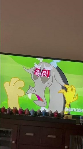 My Little Pony Fluttershy hypnotizing discord ￼