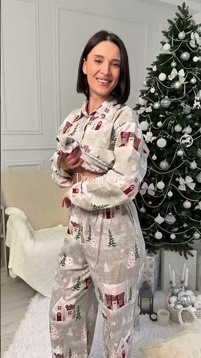 Women’s Warm Flannel Pajama Set – Cozy Winter Village | DreamCat™