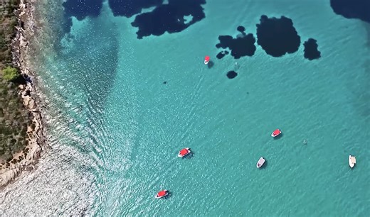 Diaporos: The Exotic Greek Island with Warm Waters All Year Round - GreekReporter.com