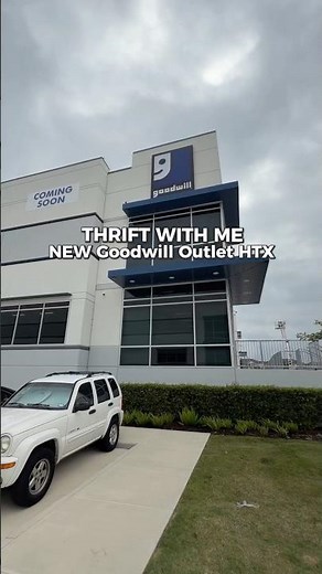 There’s a new thrift store in town 👀