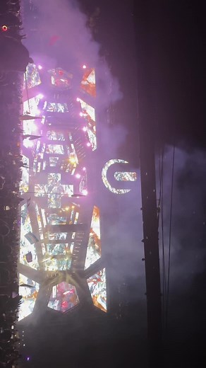 my 👑, #1, and best dj of all time!!!@Martin Garrix Someone You Loved - Lewis Capaldi (Martin Garrix Remix) [Ultra Miami 2025] #umf #ultramiami #edm #edmtok #rave #ravetok #progressivehouse #martingarrix #stmpdrcrds