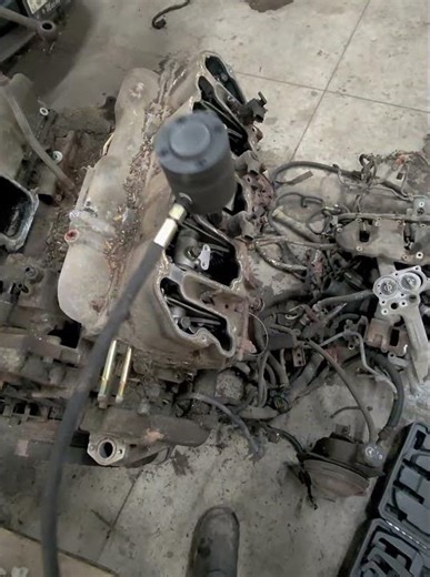 DURAMAX LLY INJECTOR REMOVAL