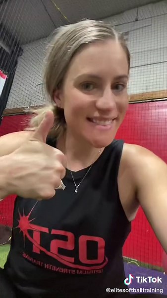 My favorite softball pitching tool SERIES 1 What’s your favorite? #softballmomma🥎 #softballpitchingcoach #softballpitchingtools #softballdads #softballpitchingcoach #softballpitchingdrills #softballcoachlife #softballpitching