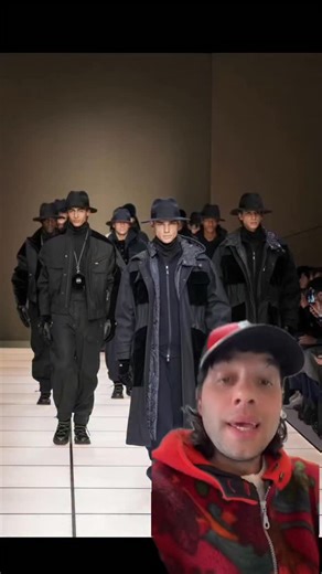 El Ivano on Instagram: "@giorgioarmani Men’s Fall 2026 Sulla sua passerella più iconica in Via Borgonuovo 21 riservata in passato agli eventi più intimi, è andata in scena la prima collezione uomo senza la sua direzione. Una runway carica di emozione, ed un tributo magnifico all’eleganza di Re Giorgio 👑 PS. Alla fine del video dico che l’applauso è per Leo Dell’Orco e Giuseppe Marsocci ma la figura accanto a Leo è suo nipote Gianluca 🙏🏼😬 . . . . . #giorgioarmani #milanofashionweek #fashionwe