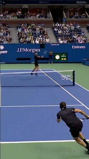Djokovic with the PERFECT serve and volley! 😮‍💨