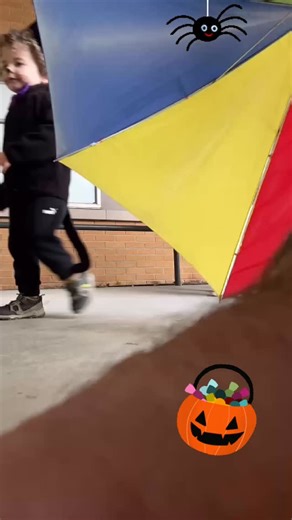 Mountain Park UMC Preschool brought some holiday spirit to the @mountainparkumc offices yesterday! We live our preschoolers and their teachers! 🎃🍬 | Mountain Park United Methodist Church