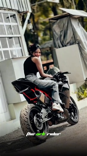 Girl rider RC 200 bs3 🖤⚡ Ktm lovers 😍💥 #rc200 #ytshorts #shorts #viralshorts