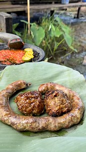 Masak urutan babi atau sosis babi, rasanyaaaa gimana yaaa???😀 #babi #urutanbabi #sosisbabi #sosisbakar #mantapbetul | Meri Septiani