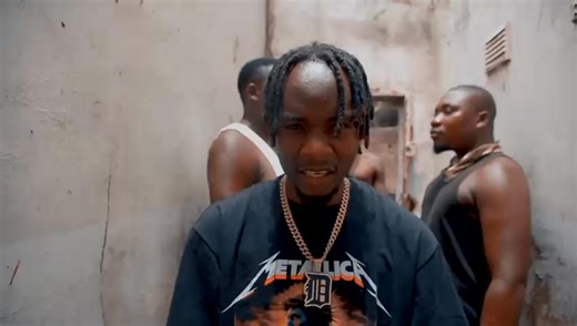 The Tonga Rap god, who is about to release a song with Roberto Zambia and who's about to start working with Slap Dee, has just released a new song titled "Chitonga Kucisi", which simply means "Tonga to the world". Check out the comment section | ZED TONG MUSIC TV