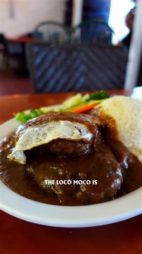 Burger patty, brown gravy, a perfect egg, and all the fixings—this is the loco moco dreams are made of. Missing the islands? We got you. 🍔🥚 #alhambra #losangeles #alohafoodfactory #hawaiianfood #food