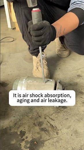 My Bentley's air suspension is leaking air; see how Ifix it! #AirShockSuspension#Suspension #Bentley