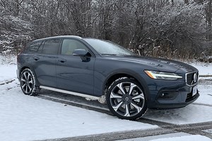 Millennial Mom’s Review: 2023 Volvo V60 Cross Country | Reviews